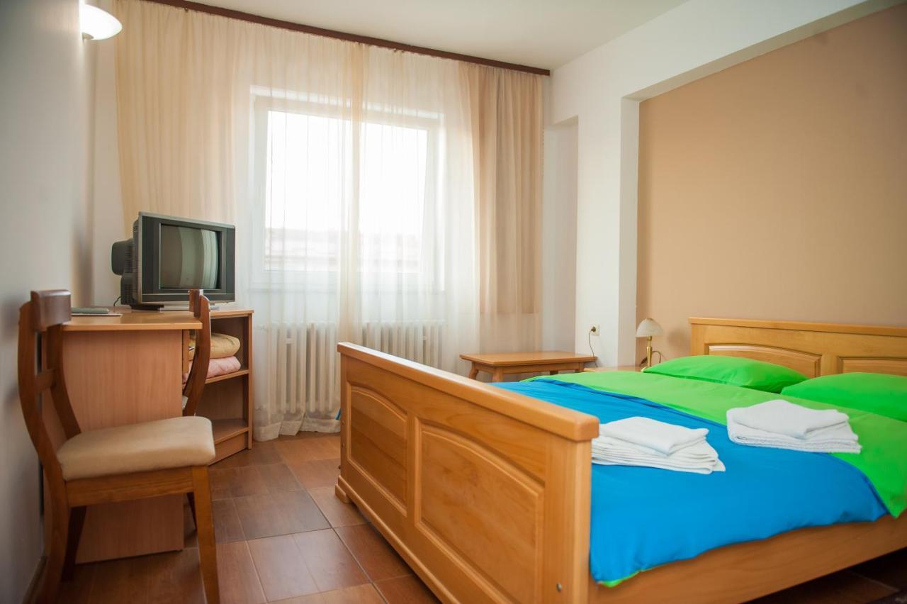 Prenociste "Nacional" Hotel Prnjavor Ngoại thất bức ảnh