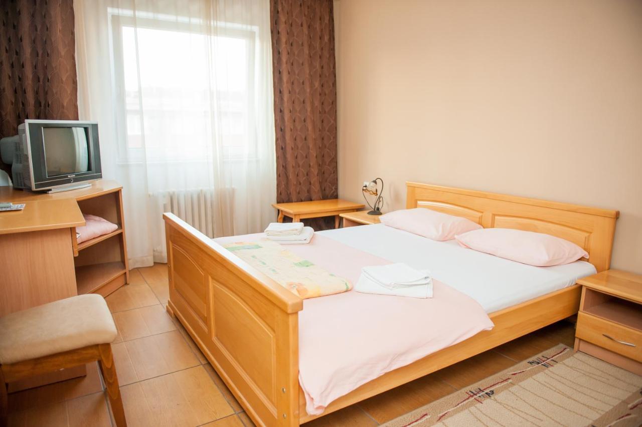 Prenociste "Nacional" Hotel Prnjavor Ngoại thất bức ảnh