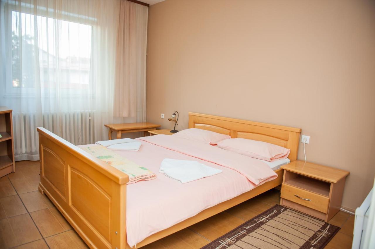 Prenociste "Nacional" Hotel Prnjavor Ngoại thất bức ảnh